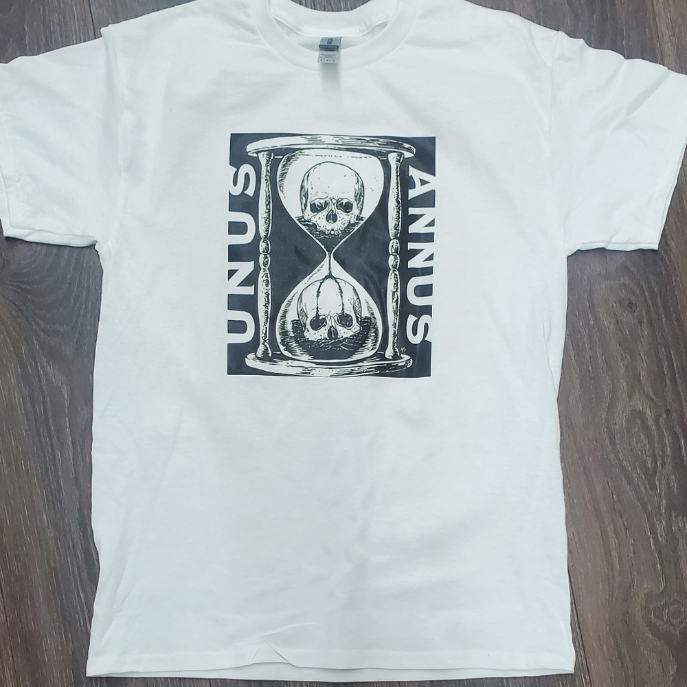 Unus annus tshirt new